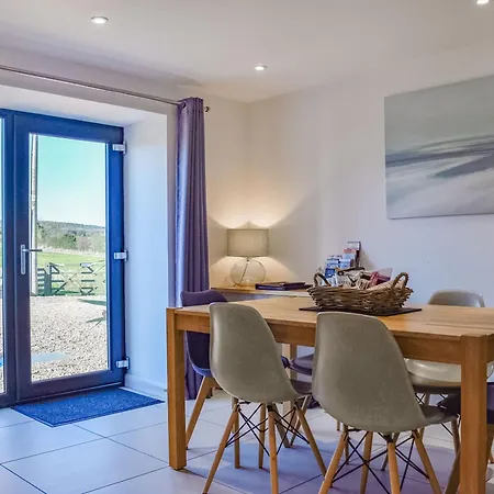 Ash - Uk48267 * Whitby