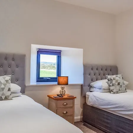 Ash - Uk48267 * Whitby